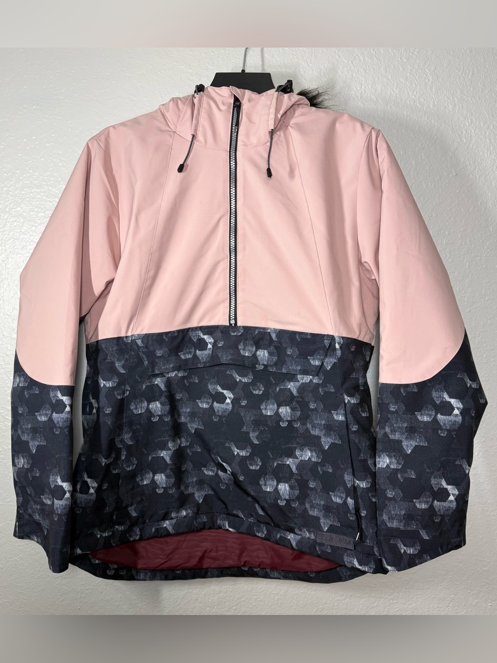 Women’s pink black winter snow jacket Size M Anorak-style pullover -Body Glove